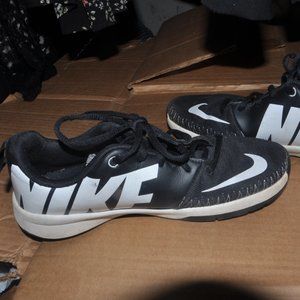 nike team hustle d7 size 6.5